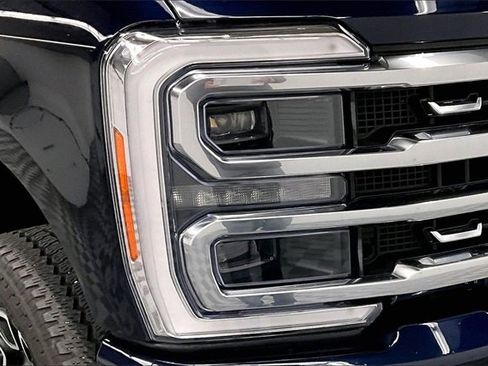 Used 2024 Ford F350 Platinum w/ FX4 Off-Road Package image 34