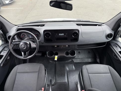Used 2021 Mercedes-Benz Sprinter 2500 w/ Driver Convenience Package image 22