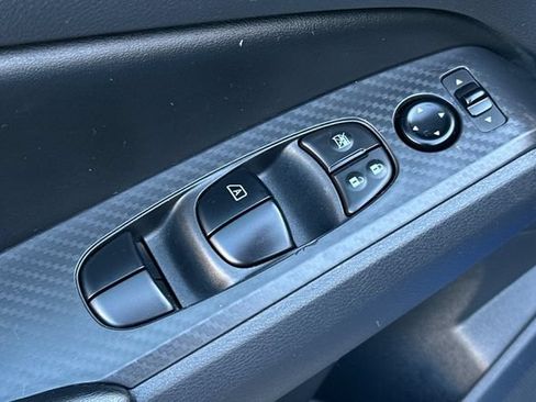 Used 2025 Nissan Altima 2.5 SV FWD image 12