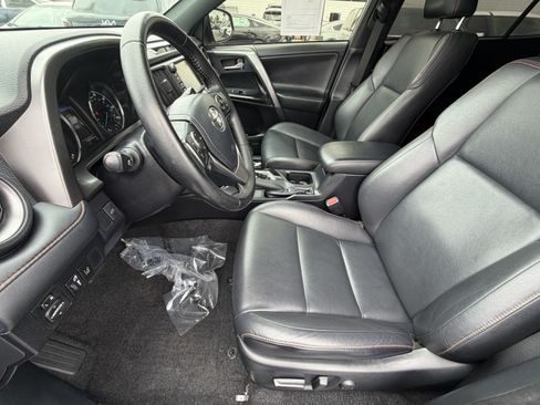 Used 2018 Toyota RAV4 SE AWD/4WD image 14