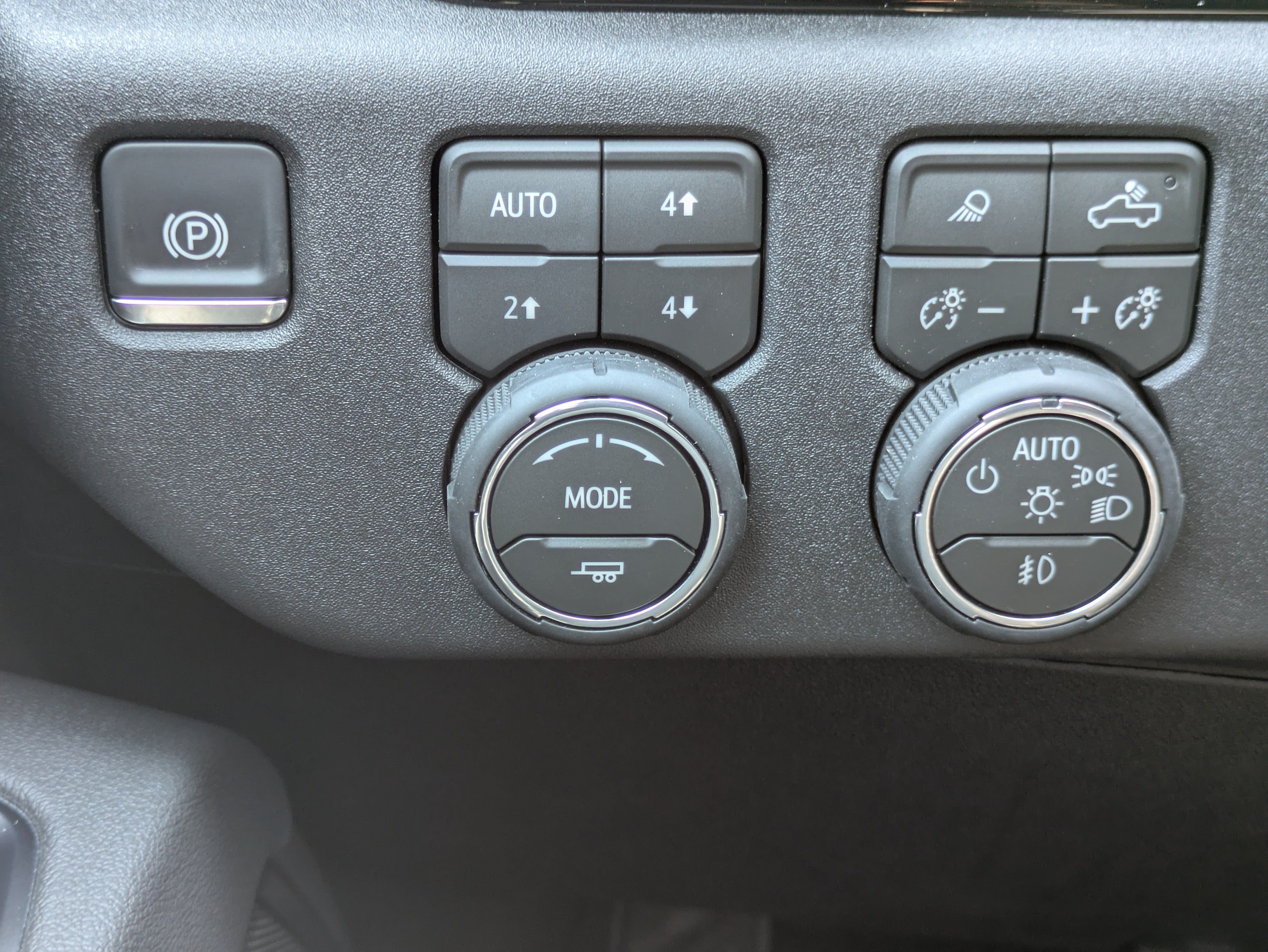New 2026 Chevrolet Silverado 2500 LTZ w/ LTZ Premium Package AWD/4WD image 14