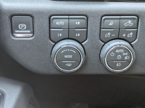 New 2026 Chevrolet Silverado 2500 LTZ w/ LTZ Premium Package AWD/4WD image 14