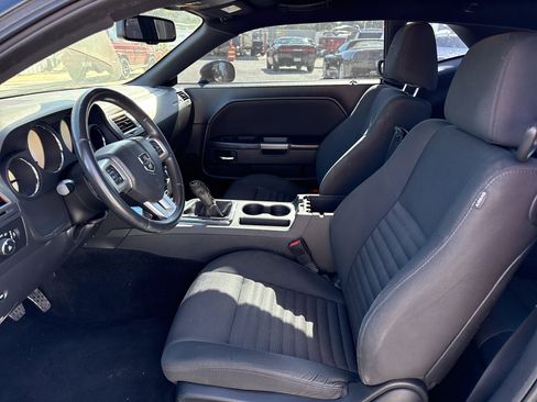 Used 2014 Dodge Challenger R/T w/ Blacktop Package image 9