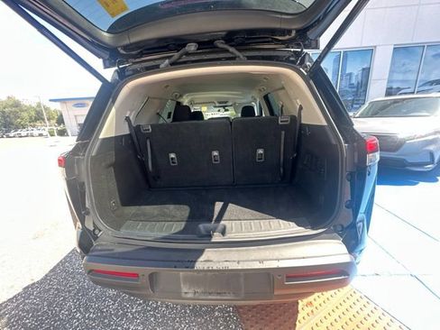 Used 2025 Nissan Pathfinder SV FWD image 40