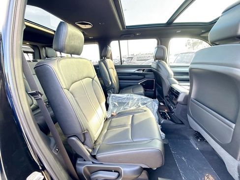 New 2026 Jeep Grand Wagoneer Limited AWD/4WD image 31