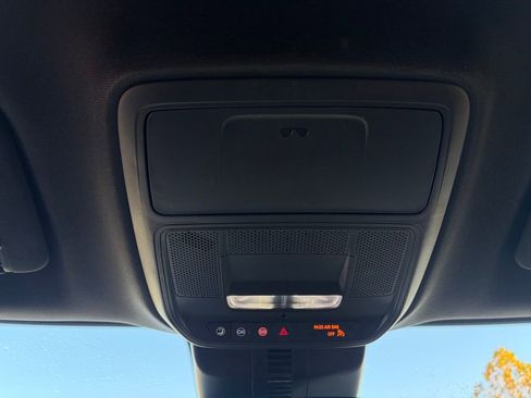 Used 2024 GMC Acadia AT4 w/ Luxury Package image 24