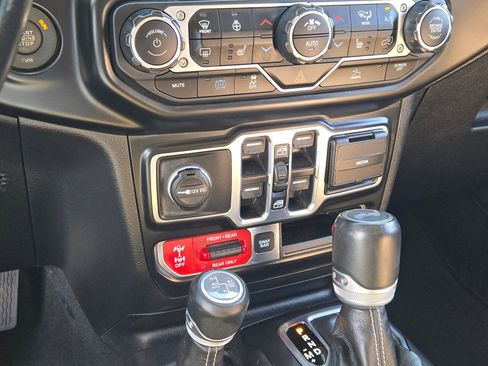 Used 2022 Jeep Wrangler Unlimited Rubicon 4xe w/ Cold Weather Group image 25