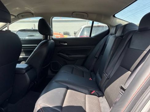Used 2025 Nissan Altima 2.5 SR FWD image 11