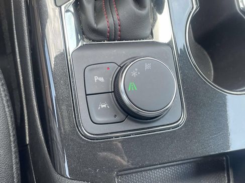 Used 2025 Chevrolet Blazer RS FWD image 19