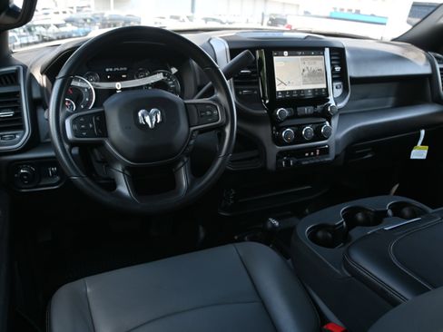 Used 2024 RAM 3500 Tradesman w/ Chrome Appearance Group image 17