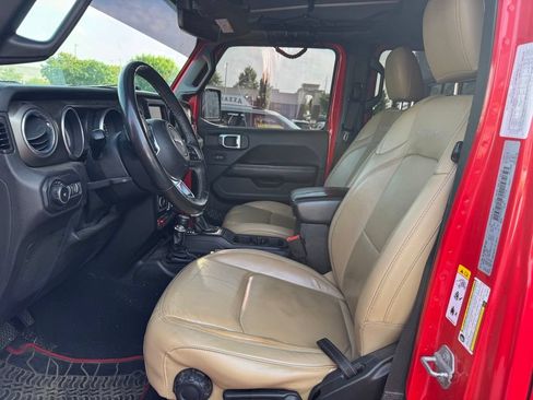Used 2018 Jeep Wrangler Unlimited Rubicon w/ Uconnect 4C Nav & Sound Group AWD/4WD image 11