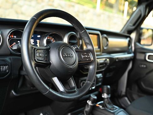 Used 2021 Jeep Wrangler Sport image 12