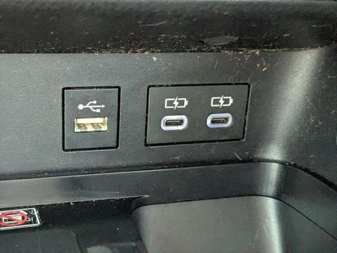 Used 2025 Toyota Camry SE w/ Convenience Package FWD image 19