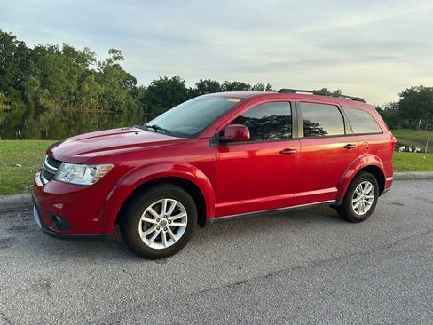 Used 2015 Dodge Journey SXT w/ Flexible Seating Group FWD image 2