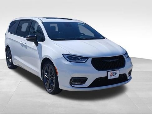 New 2026 Chrysler Pacifica Select FWD image 7