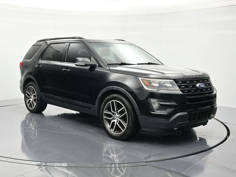 Used 2016 Ford Explorer Sport w/ Equipment Group 401A AWD/4WD image 3