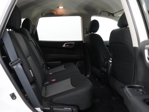 Used 2019 Nissan Pathfinder S AWD/4WD image 13