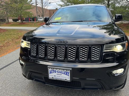 Used 2021 Jeep Grand Cherokee Laredo X AWD/4WD image 25