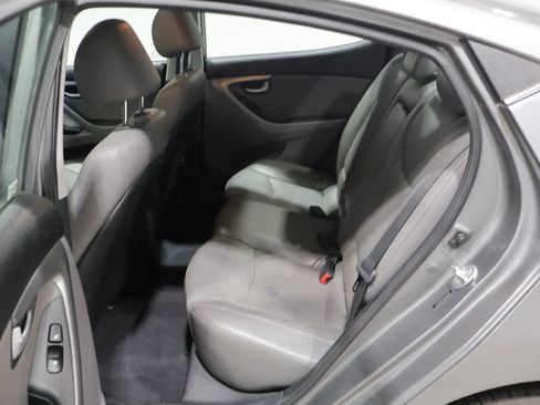 Used 2014 Hyundai Elantra Limited w/ Option Group 03 FWD image 18