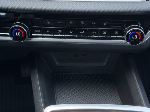 New 2026 Chevrolet Equinox LT w/ Convenience Package II FWD image 14