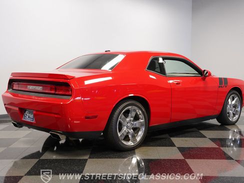 Used 2009 Dodge Challenger R/T image 12