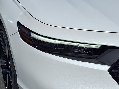 Used 2023 Honda Accord Sport image 9