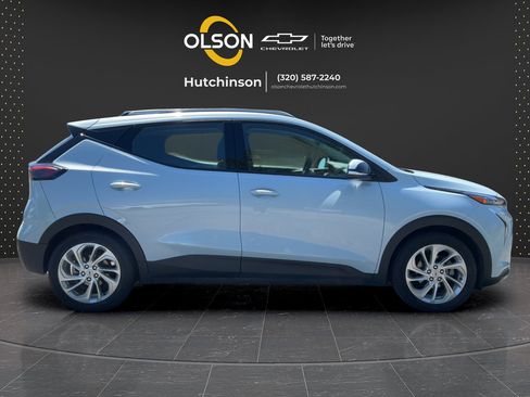 Certified 2023 Chevrolet Bolt EUV LT w/ Comfort Package FWD image 14