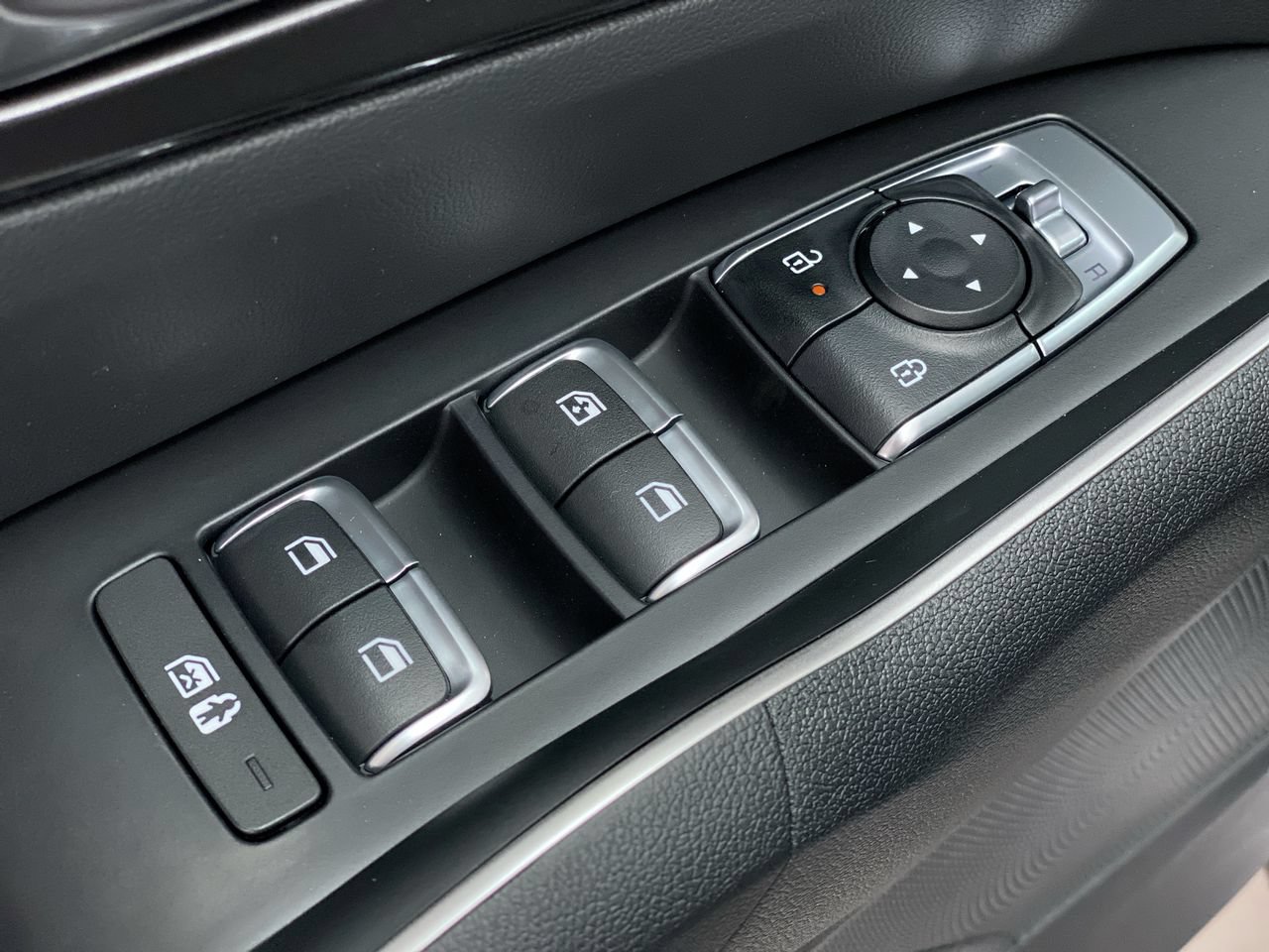 Certified 2026 Kia Sorento LX FWD image 18