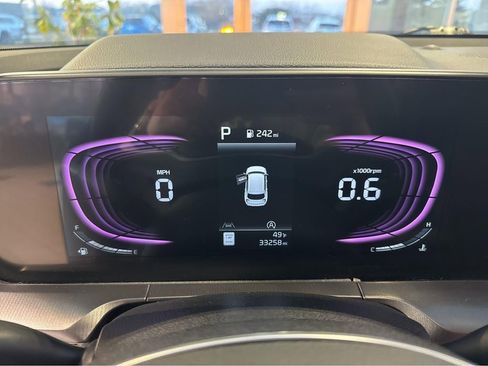 Used 2025 Kia Telluride S image 3