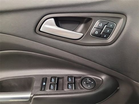 Used 2018 Ford Escape Titanium image 27