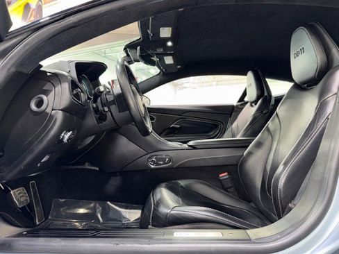 Used 2019 Aston Martin DB11 Coupe image 12