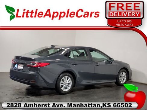 Used 2025 Toyota Camry LE image 29