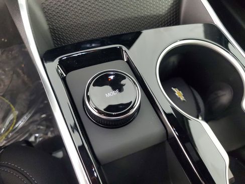 New 2026 Chevrolet Equinox LT w/ Safety and Technology Package image 17