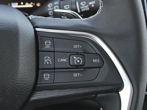 New 2025 Jeep Grand Cherokee Altitude image 15