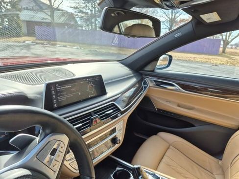 Used 2022 BMW 750i xDrive w/ Executive Package AWD/4WD image 31