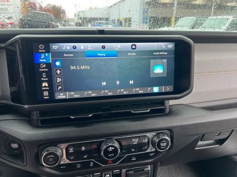 Used 2024 Jeep Wrangler Sport S image 15