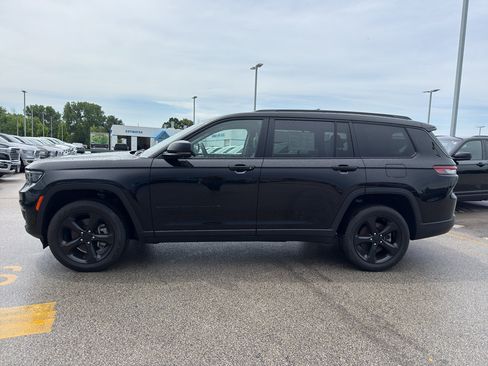 Used 2023 Jeep Grand Cherokee L Limited w/ Luxury Tech Group II AWD/4WD image 6
