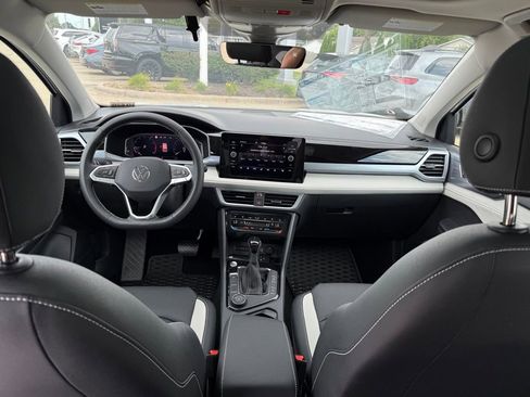 New 2025 Volkswagen Taos SEL image 17