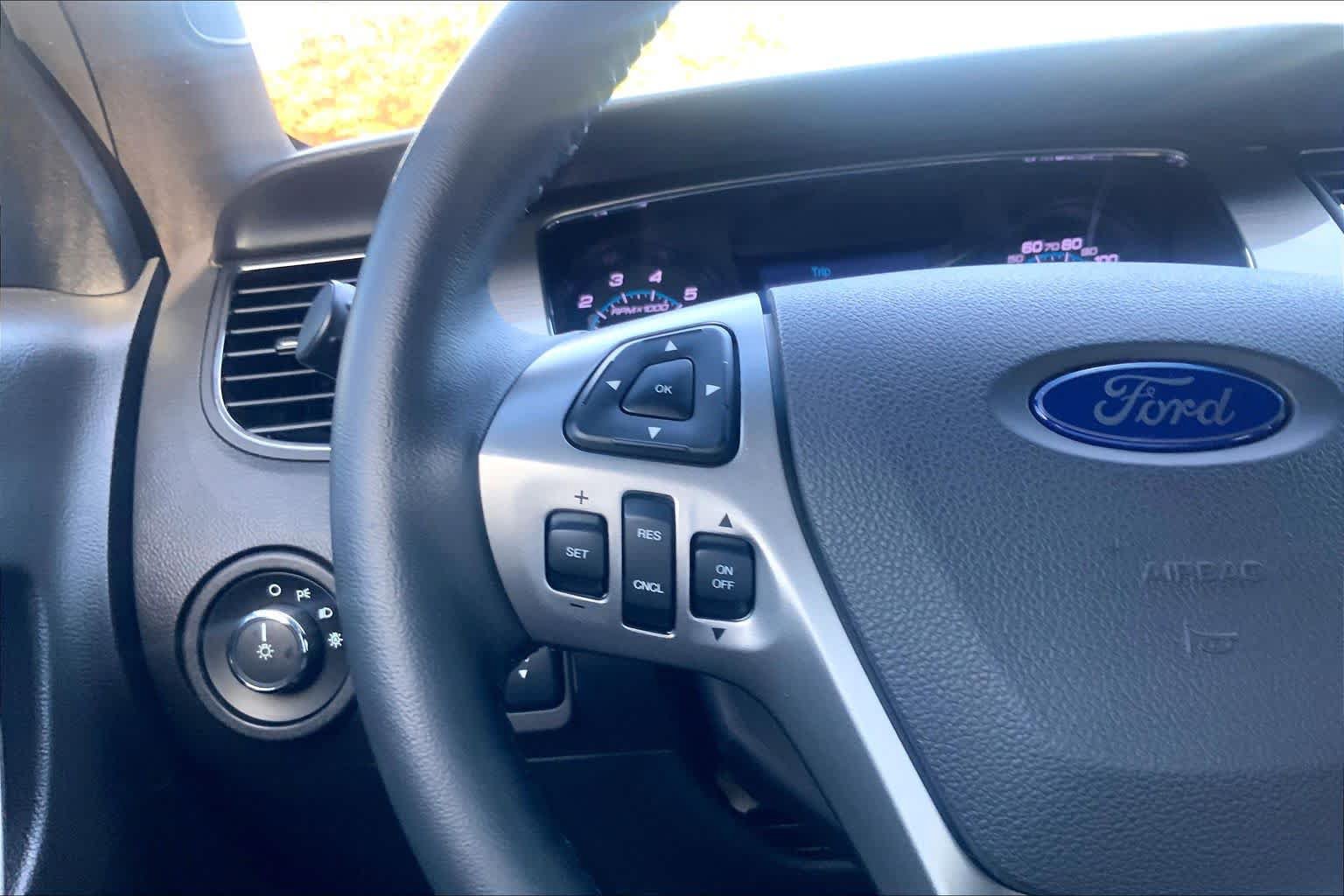 Used 2017 Ford Taurus SEL FWD image 22