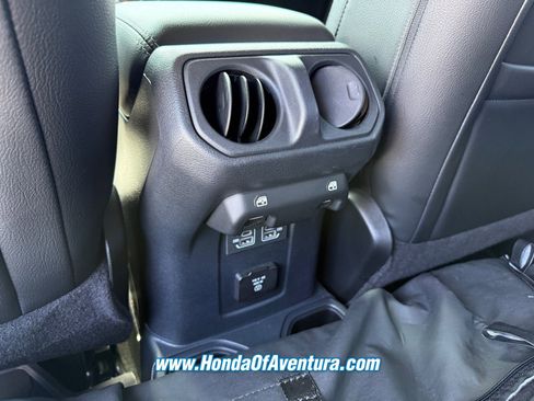 Used 2023 Jeep Gladiator Rubicon w/ LED Lighting Group AWD/4WD image 14
