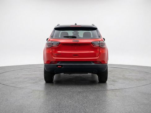 Used 2025 Jeep Compass Trailhawk image 7