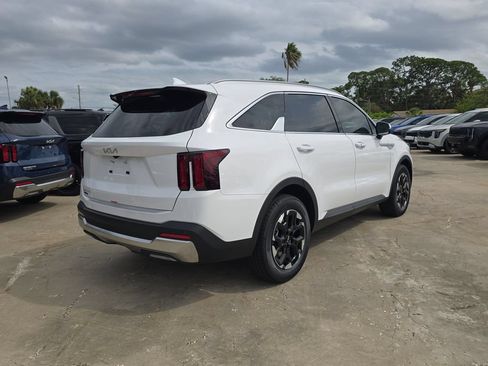 New 2026 Kia Sorento S FWD image 8