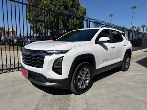 Used 2026 Chevrolet Equinox LT FWD image 1