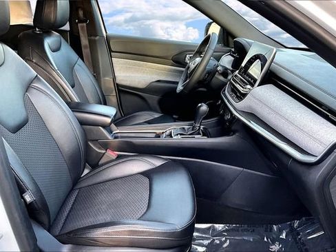 Used 2024 Jeep Compass Latitude image 27