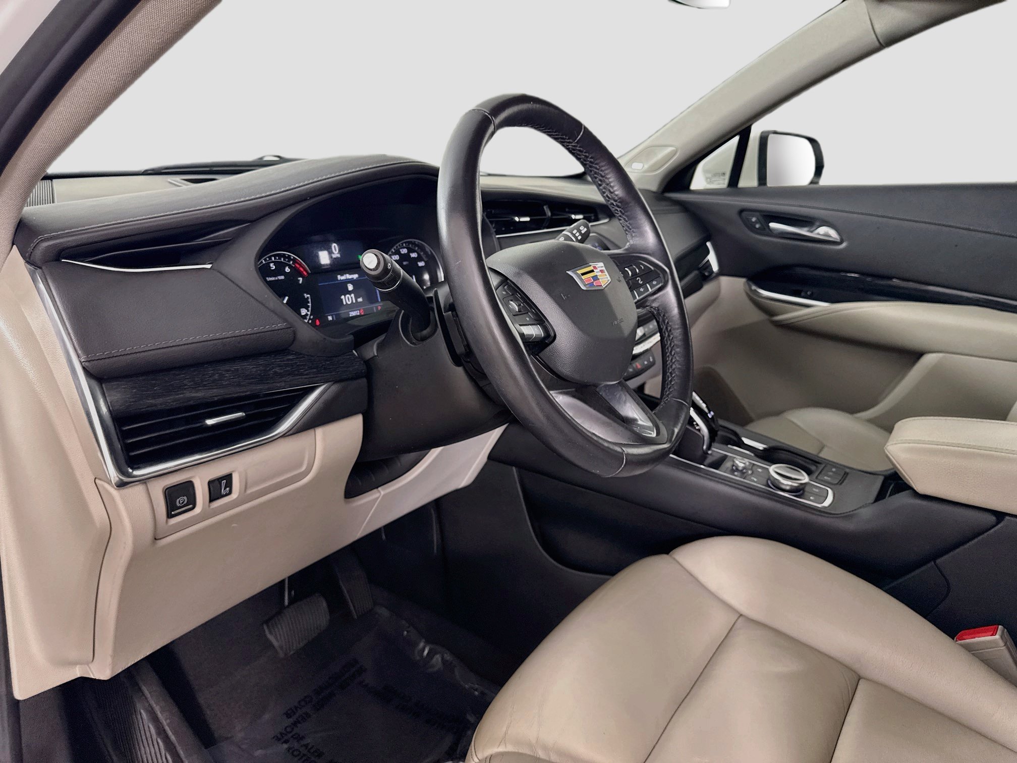 Used 2021 Cadillac XT4 Premium Luxury w/ Cold Weather Package FWD image 11