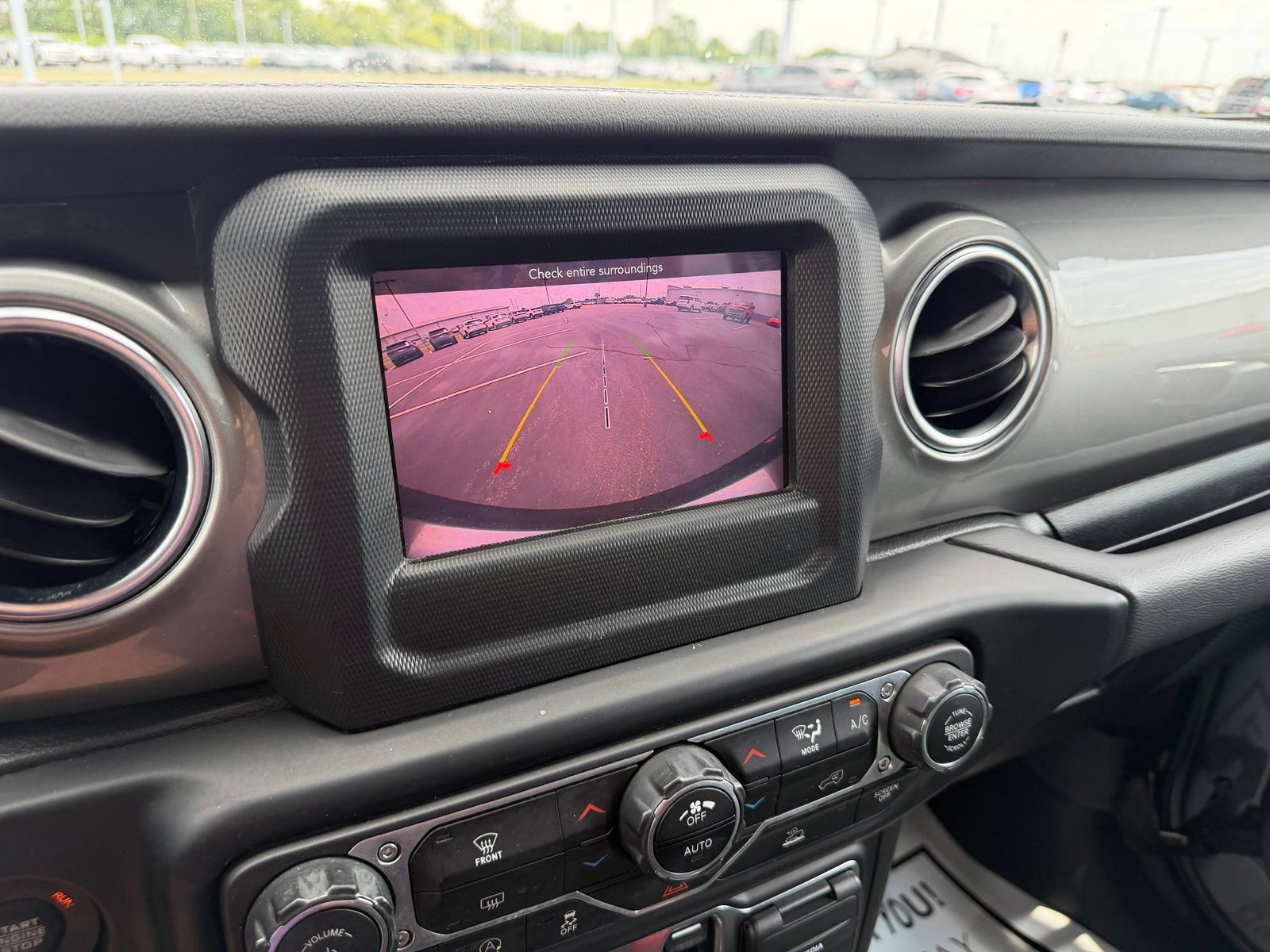 Used 2021 Jeep Wrangler Unlimited Sahara AWD/4WD image 19
