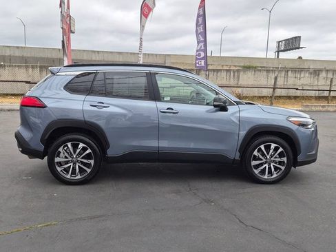 Used 2025 Toyota Corolla Cross XLE AWD/4WD image 4