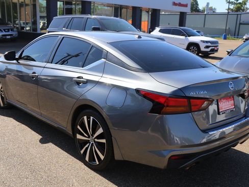 Used 2022 Nissan Altima 2.0 SR image 5