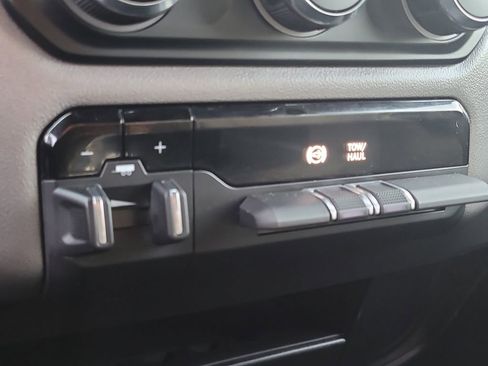 Used 2024 RAM 2500 Big Horn image 24