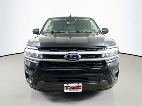 Used 2022 Ford Expedition XLT RWD image 2